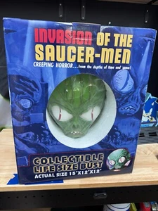 "Invasion of the Saucer Men" Rare Bust New In Box, 2008 - Picture 1 of 3