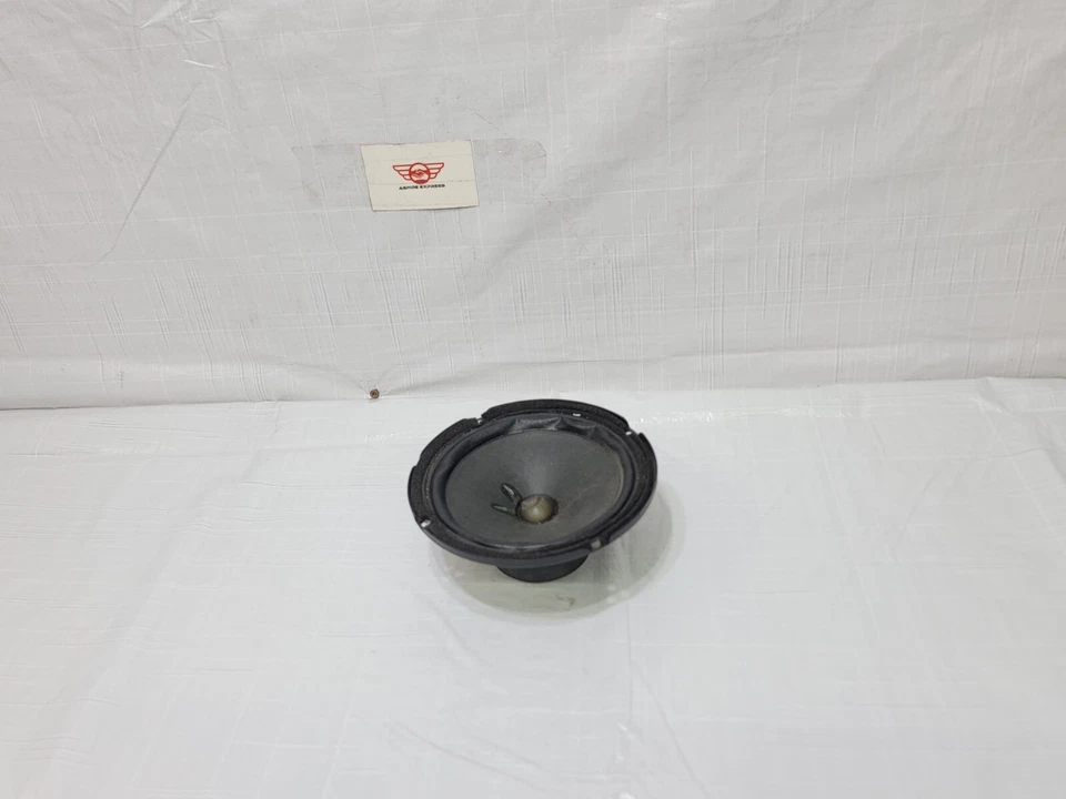 1998-1999 Audi A6 передний левый водитель или правая пассажирская дверь динамик 4B0-035-411A - Изображение 1 из 4