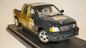 2002 Ford F-150 Crew Cab Pickup OUTDOOR SPORTSMAN by ERTL COLLECTIBLES - Picture 1 of 11
