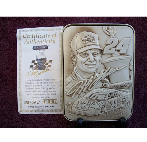 Avon NASCAR Jeff Gordon #24 3-D Sport Sculpt Plaque w/Stand New in box. Rare! Cover