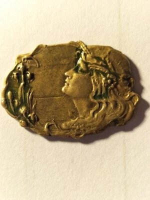 Plaque de broche française ancienne dame, Art Nouveau. - Photo 1/2