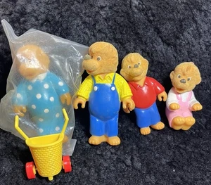 Vintage 1986 Berenstain Bears Flocked McDonald’s Happy Meal Toys Set Mama Papa - Picture 1 of 3