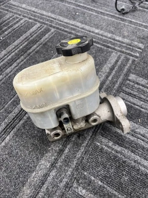 2009 - 2011 GMC Chevy Cadillac Brake Master Cylinder OEM GM 20896308 - Image 1 of 4