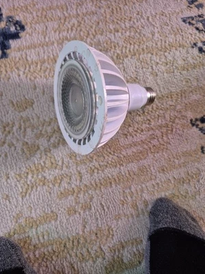 Лампа для выращивания растений GE Balanced Spectrum, б/у (около 7 тыс. ч). - Изображение 1 из 4