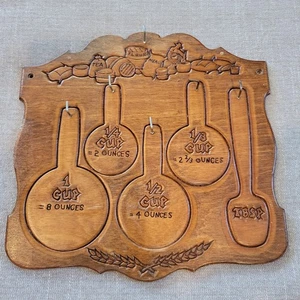 Vintage Wooden Measuring Cup And Spoon Wall Plaque Hooks Baking Kitchen Decor - Picture 1 of 6