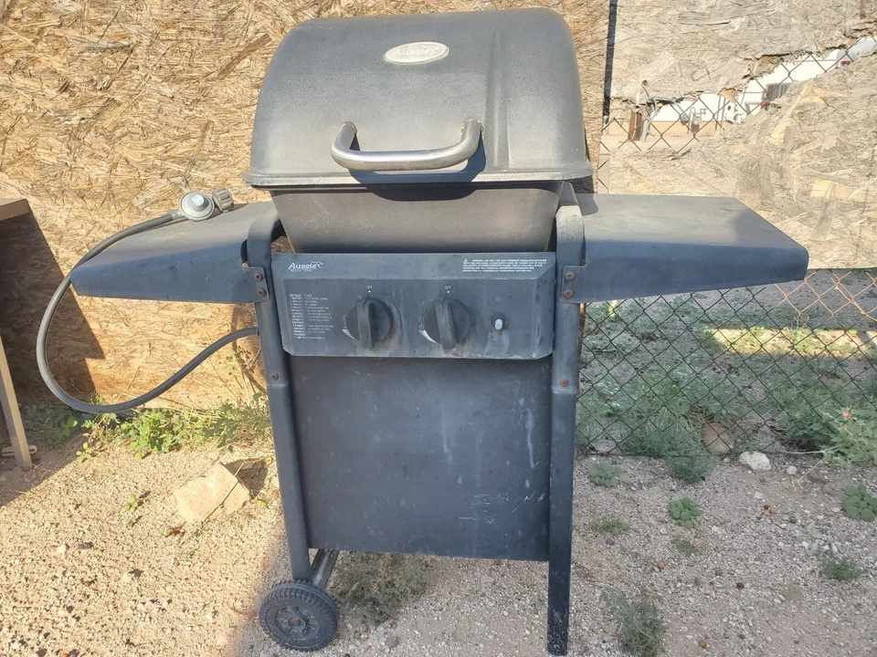 Parrilla Aussue Barbacoa Asequible Nuevo en Caja Puerta Trasera Patio Trasero Fiestas Foto 1 de 2