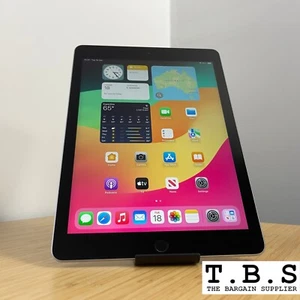 Apple iPad 6th Gen. 9.7-inch, 32GB, Wi-Fi - Space Grey (ENGRAVED) + WARRANTY - Picture 1 of 7