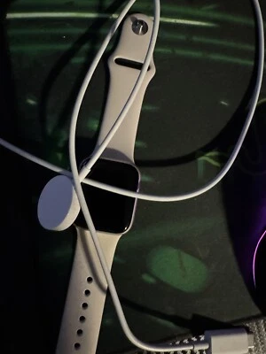 Apple Watch SE 40mm Silver Case White Smart Watch - (MYDM2LLA) - Image 1 of 4