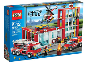 LEGO CITY 60004 Fire Station New * Rare * Retired