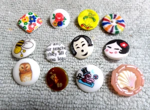 12 Vintage Plastic Picture Buttons Faces Bee Flowers Owl - Picture 1 of 6
