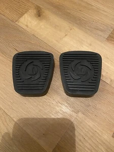 Triumph Spitfire Toledo GT6 TR7 TR8 Brake And Clutch Pedal Rubbers Brand New - Picture 1 of 1
