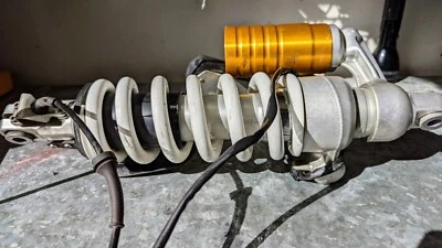 宝马 R1200GS 后减震动态 ESA — 第 1/3 张图片