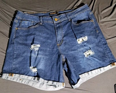 Pantalones cortos de mezclilla para mujer Dollhouse talla grande 18W azul desgastado con puños dobladillo elástico Foto 1 de 4