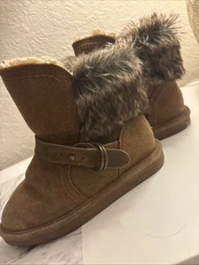 Bearpaw Boots - Picture 1 of 9