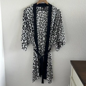 Victoria's Secret Kimono Morgenmantel Leopard Animalprint neutral schwarz Borte M/L - Bild 1 von 9