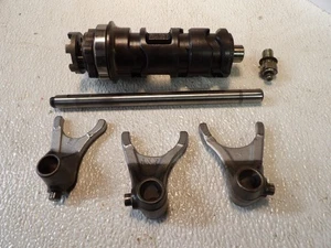 1985 Yamaha XV 700 Virago Transmission shift forks - Picture 1 of 10