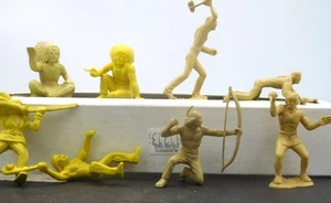 Indios Marx 60mm en amarillo y tostado ocho figuras diferentes. Original. - Imagen 1 de 3