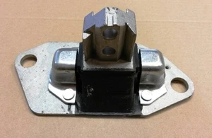 Right Engine Mount Fits to Volvo S60 S80 V70 XC70 XC90 - Picture 1 of 3