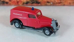 Vehículo de bomberos Praliné Mercedes 170V 1/87 (24/35/315) - Imagen 1 de 3