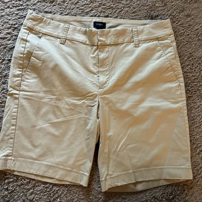 J. Bermudas chinas Crew Factory para mujer de 9" Frankie tiro medio en caqui talla 8 Foto 1 de 3