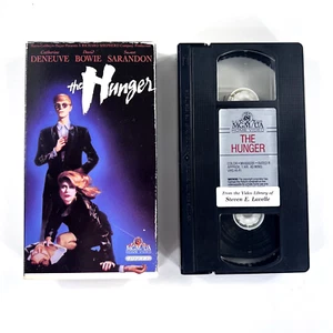 The Hunger David Bowie Catherine Denueve Susan Sarandon Vampire VHS Tape 1983 - Picture 1 of 2