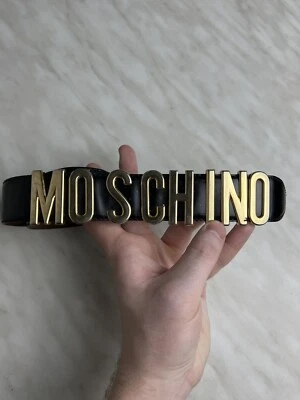 Cinturón para mujer Moschino de cuero con logotipo deletreado talla 32 (Y0266) Foto 1 de 4