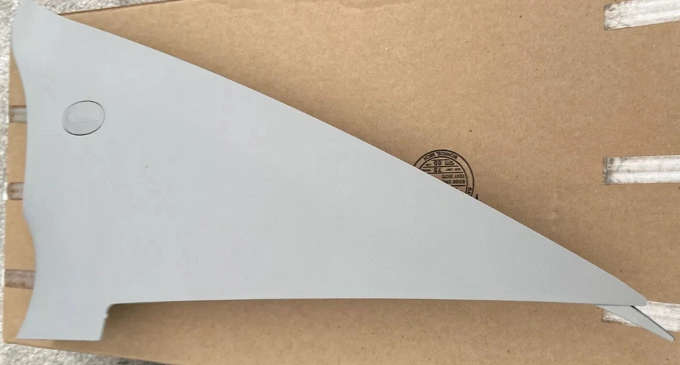 Tapicería de cuarto superior lado derecho Chevrolet Cruze original GM 2011-2016 94556884 Foto 1 de 4