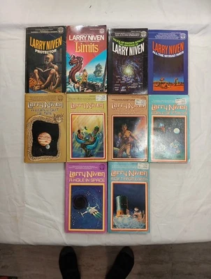 10 Larry Niven Vintage Sci-Fi Fantasy Paperbacks - Protector, Convergent Series Foto 1 de 4
