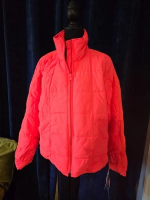 Tampón empacable acolchado ligero Free People Movement Pippa - pequeño - coral neón Foto 1 de 4