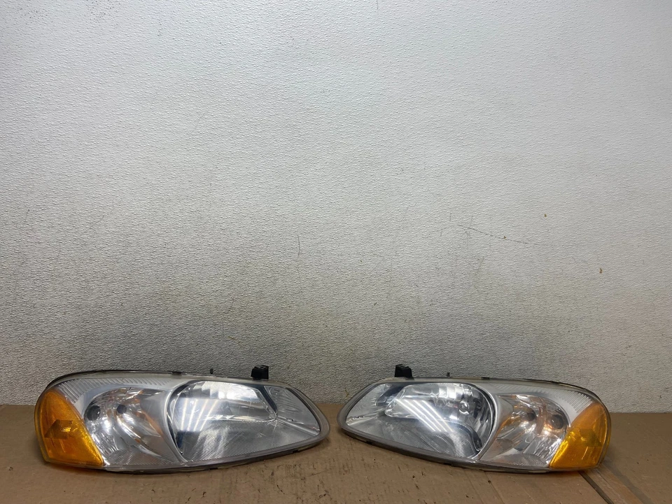 Faros laterales izquierdo+derecho Chrysler Sebring 2001 a 2002 OEM R3082 DW Foto 1 de 4