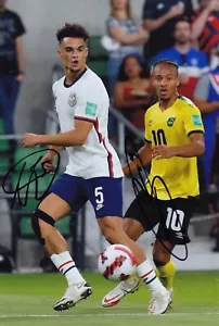 Antonee Robinson & Bobby Reid - signiertes 12x8 Zoll Foto - USA - Jamaika - COA - Bild 1 von 1