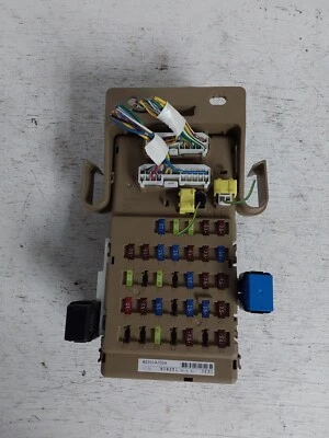 Módulo de unión de relé de fusible Subaru Outback 2010 82201aj00a (p4252) Foto 1 de 3