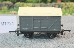 Triang OO 1:76 R.11 BR Grey Closed Goods Van Wagon Good FNQHobbys MT721 - Picture 1 of 7