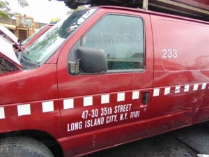 DRIVER LEFT CORNER/PARK LIGHT FITS 01-03 FORD E150 VAN 173256 - Picture 1 of 8