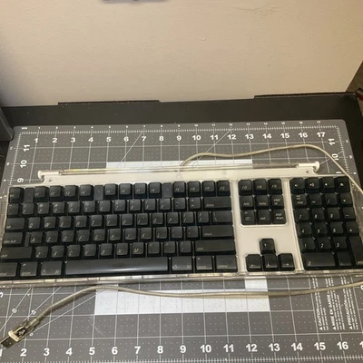 WORKING Apple Pro Keyboard 2000 M7803 - Image 1 of 4