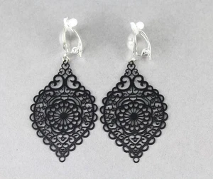 Schwarze Clip On Ohrringe filigran Träne Anhänger Clips leicht 2,5" lang - Bild 1 von 9