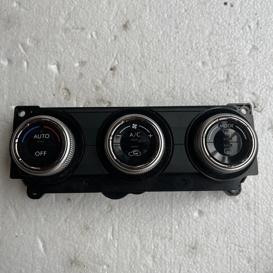 Subaru Forester 2016 calentador automático aire acondicionado temperatura zona única panel de interruptor climatización Foto 1 de 4