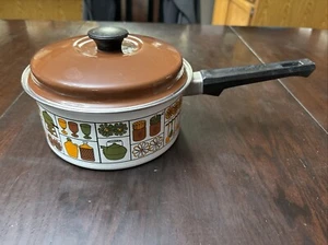 Vintage 1.5 Qt Enamelware Pot Retro 70’s Orange Green Flowers S&P Brown Lid 7.5” - Picture 1 of 15