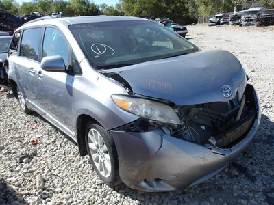 Used Differential Carrier Assembly fits: 2013 Toyota Sienna Rear AWD Grade C — 第 1/4 张图片