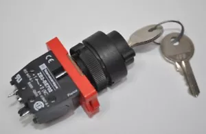 Schneider Telemecanique Key Selector Switch with ZB2-BE702 Contact Block NC - Picture 1 of 4