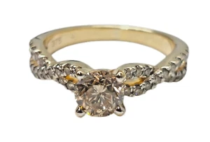 ** Champagne Anyone? ** Exquisite 0.72ct Solitaire with accents ** $3600 VAL ** - Picture 1 of 4