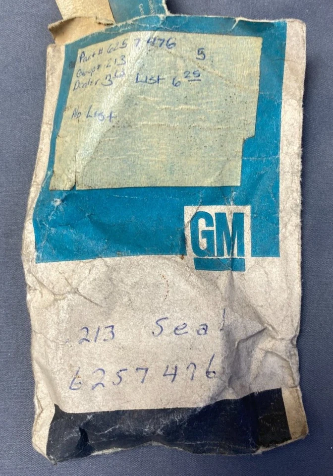 Sello de carcasa trasera Chevrolet Corvair 1960-1969 pieza GM #6257476 NUEVO DE STOCK Foto 1 de 4