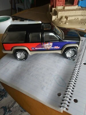 "1994 Nylint GM Goodwrench Suburban" - Image 1 of 4