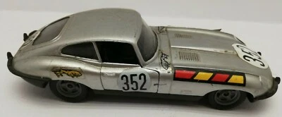 Polistil Jaguar XK-E 4.2 litre - scala 1:25 - del 1978 - Immagine 1 di 4