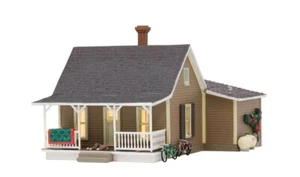 Woodland Scenics HO Built & Ready Grannys House BR5027 - Picture 1 of 6