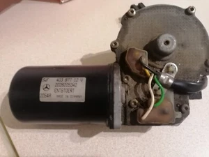 Mercedes Benz W202 Wischermotor (schwarzer Stecker) - Bild 1 von 3