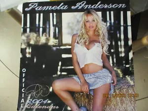 Originalautogramm Pamela Anderson auf offiziellem Kalender 2004 - Bild 1 von 3