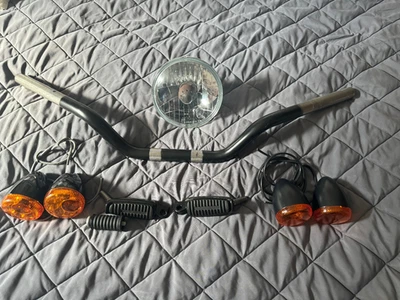 Harley Davidson Iron 883 Lot - Original Turning indicators Shift Lever plus more — 第 1/4 张图片