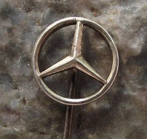 Vintage Mercedes Benz Cars German Automobiles Three Pointed Star Logo Pin Badge - Picture 1 of 5