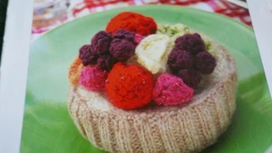 Knitting Pattern-Fun Play Food- A Relistic Looking Fruit Tart in 4ply - Picture 1 of 1